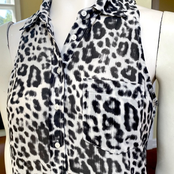Guess🖤🤍 Sheer Cheetah print top XS. Collared sleeveless button down. Slit back - Picture 2 of 6